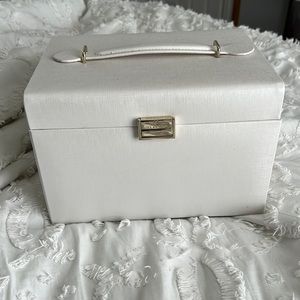 Jewelry box case